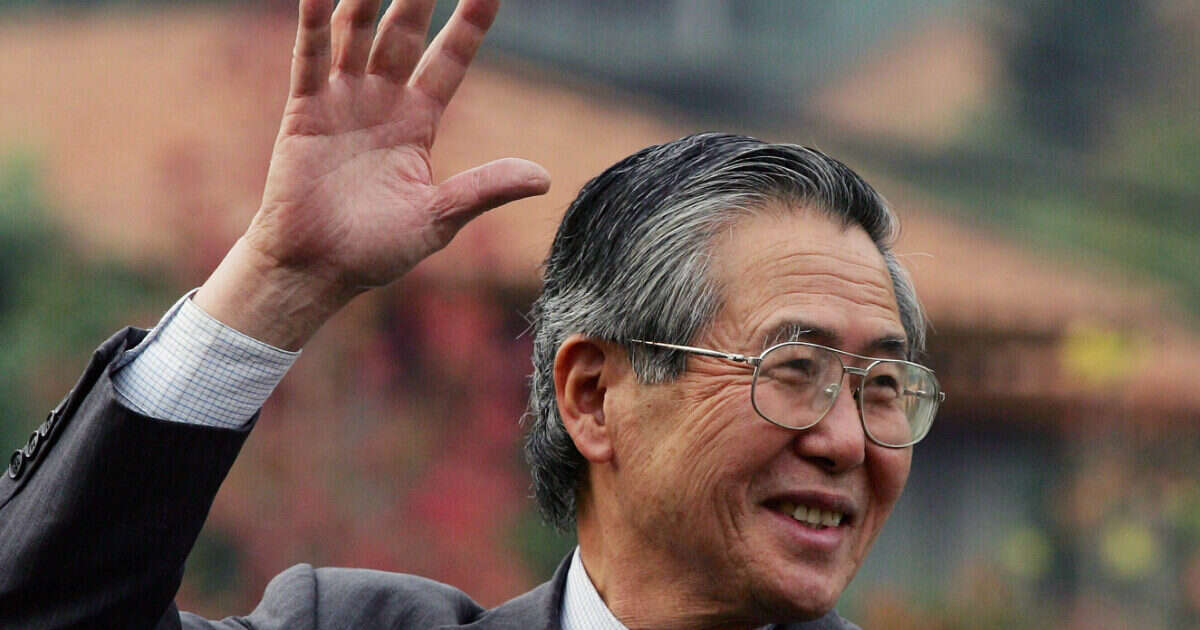 Alberto Fujimori, il controverso ex presidente del Perù morto a 86 anni: era malato di cancro. Fu imprigionato per crimini contro l’umanità