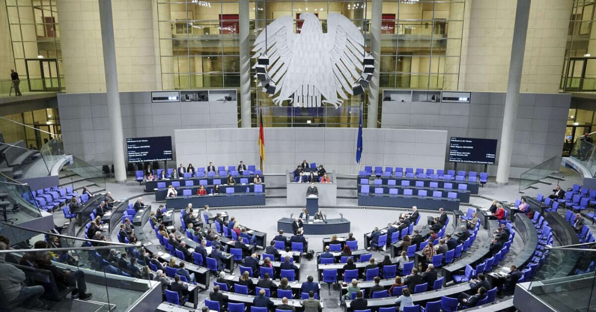 Germania, confermata la discesa del pil nel secondo trimestre. La fiducia dei consumatori cala: “Crollate le aspettative di reddito”