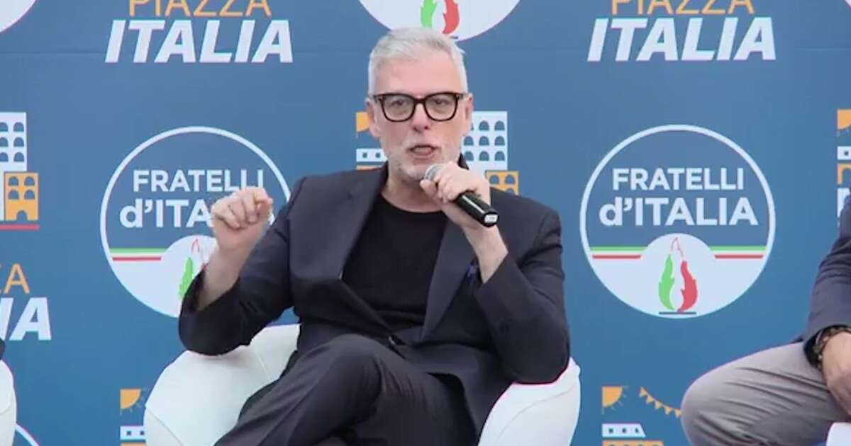 Mollicone (FdI): “Contro di noi razzismo ideologico. Rappresentiamo identità italiana, Dante e Petrarca”. Pd: “Frasi demenziali”