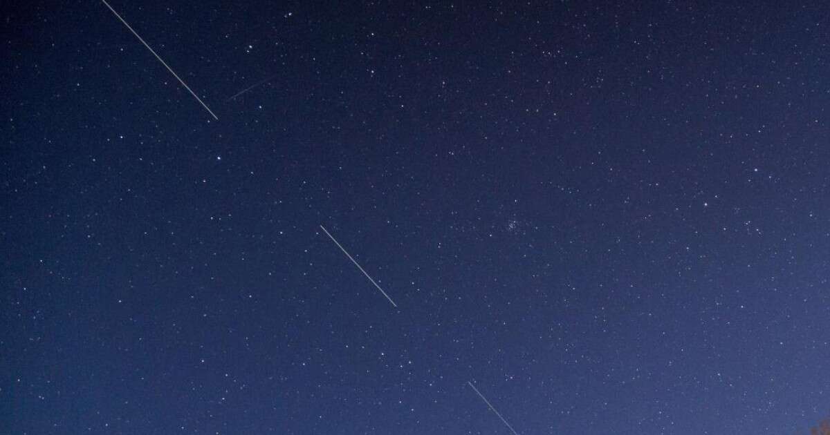 Un altro luminoso passaggio del trenino Starlink visibile in tutta Italia: come vederlo