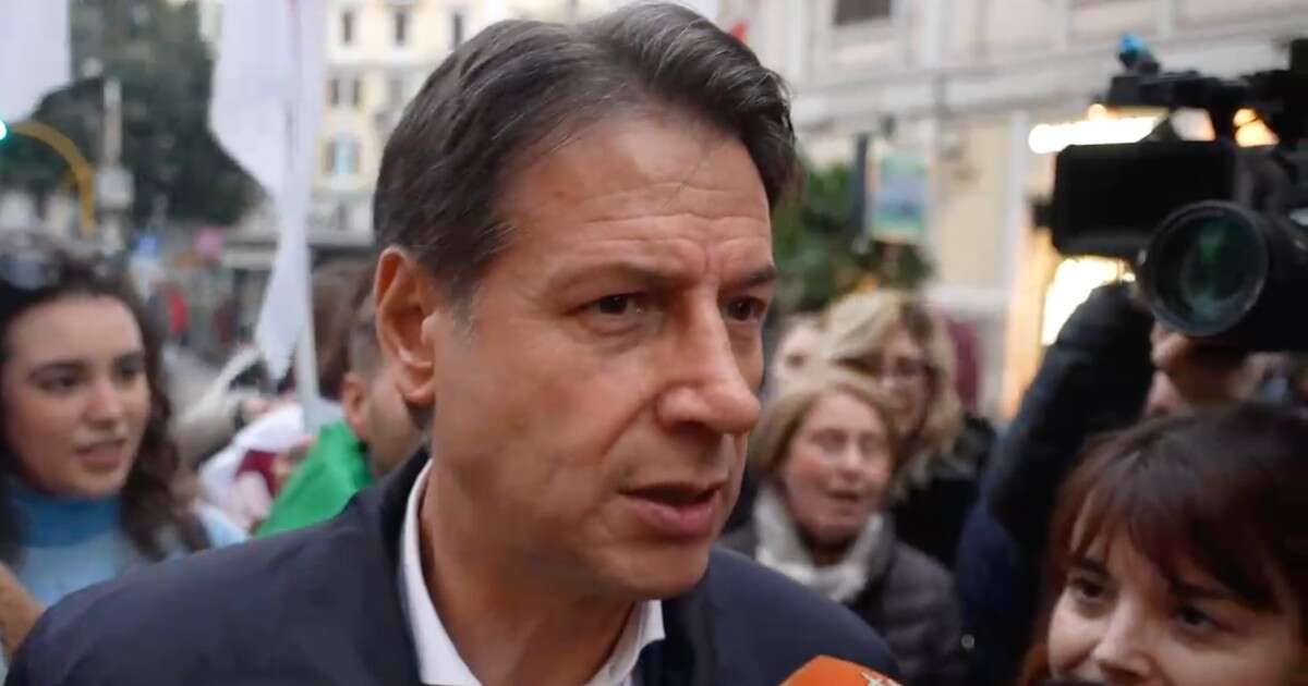 Conte al corteo contro il decreto sicurezza: “Provvedimento reazionario che respingiamo nel modo più assoluto”