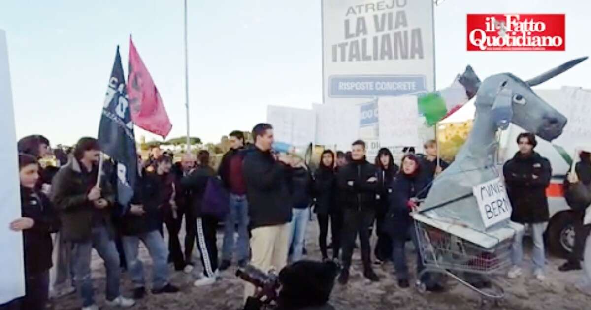 Atreju, sit-in degli studenti contro i Valditara e Bernini: “Dai ministri solo menzogne”