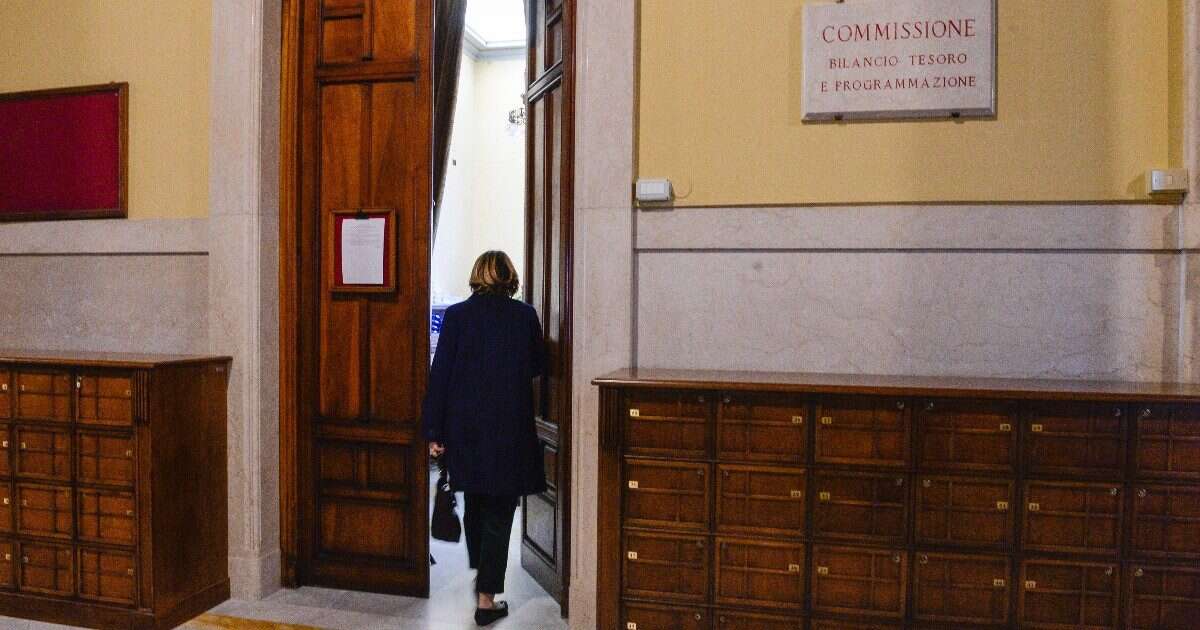 Decreto fiscale, maggioranza ancora spaccata sul canone Rai. Il voto sull’emendamento in commissione Bilancio rinviato a stasera