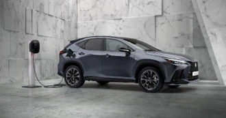 Lexus NX 450h+, la nuova generazione del best seller di lusso sarà anche alla spina – FOTO