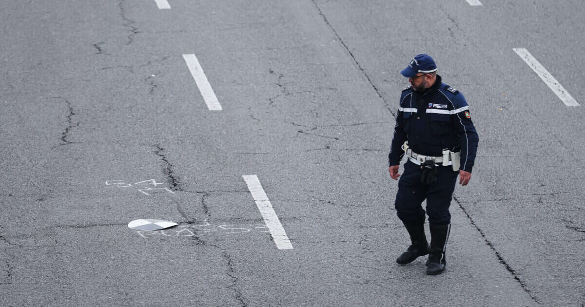 Incidente stradale a Viareggio: morta una donna, i figli e il padre gravemente feriti