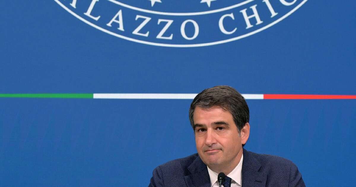 Decreto Pnrr, fondi tagliati agli enti che non raggiungono gli obiettivi. Tre commissari per alloggi universitari, beni confiscati e contro lo sfruttamento in agricoltura