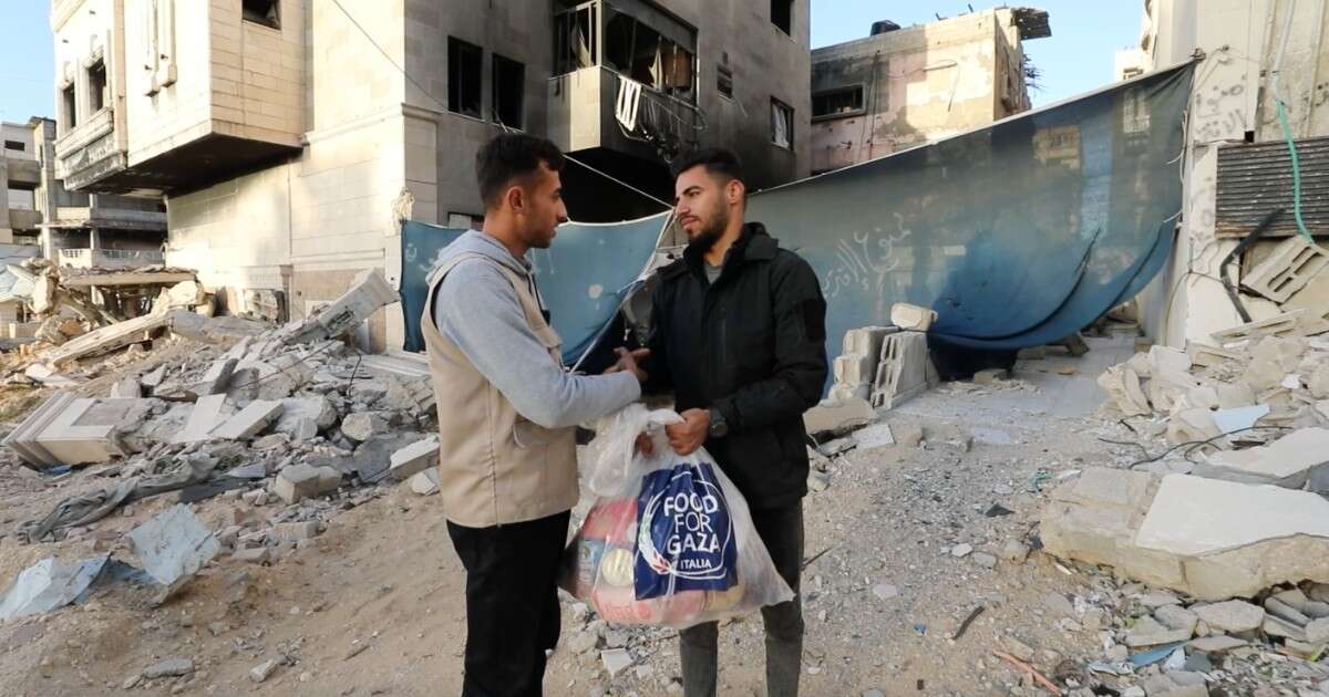 Gaza, distribuite alla popolazione della Striscia 19 tonnellate di cibo e medicinali donate da aziende italiane