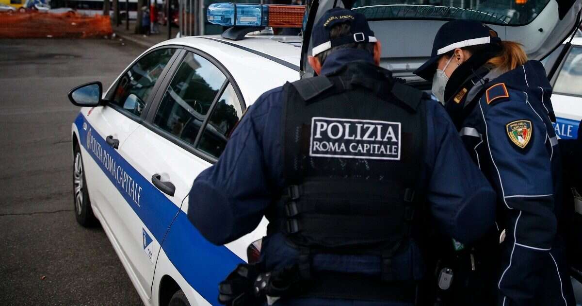 Roma, scontro tra due auto sulla Tiburtina: morta una studentessa di vent’anni