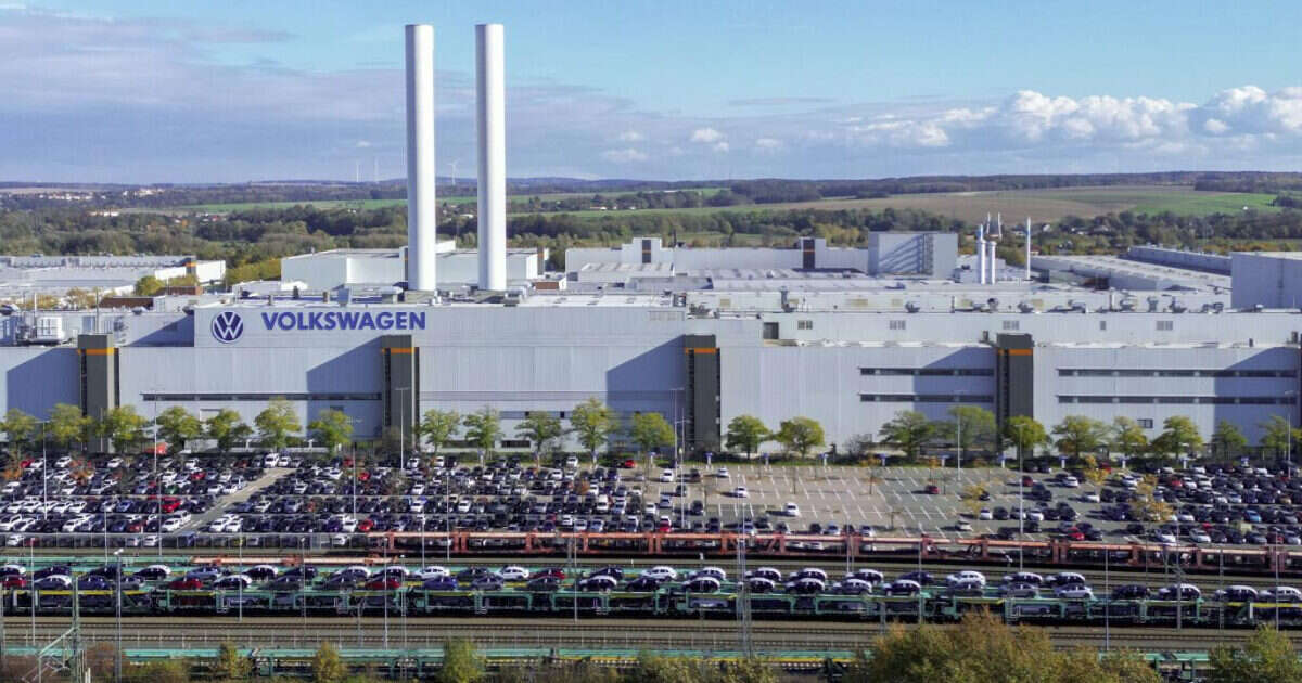 Crollano i profitti di Volkswagen, – 64% nel terzo trimestre. Soffre anche la concorrente Toyota