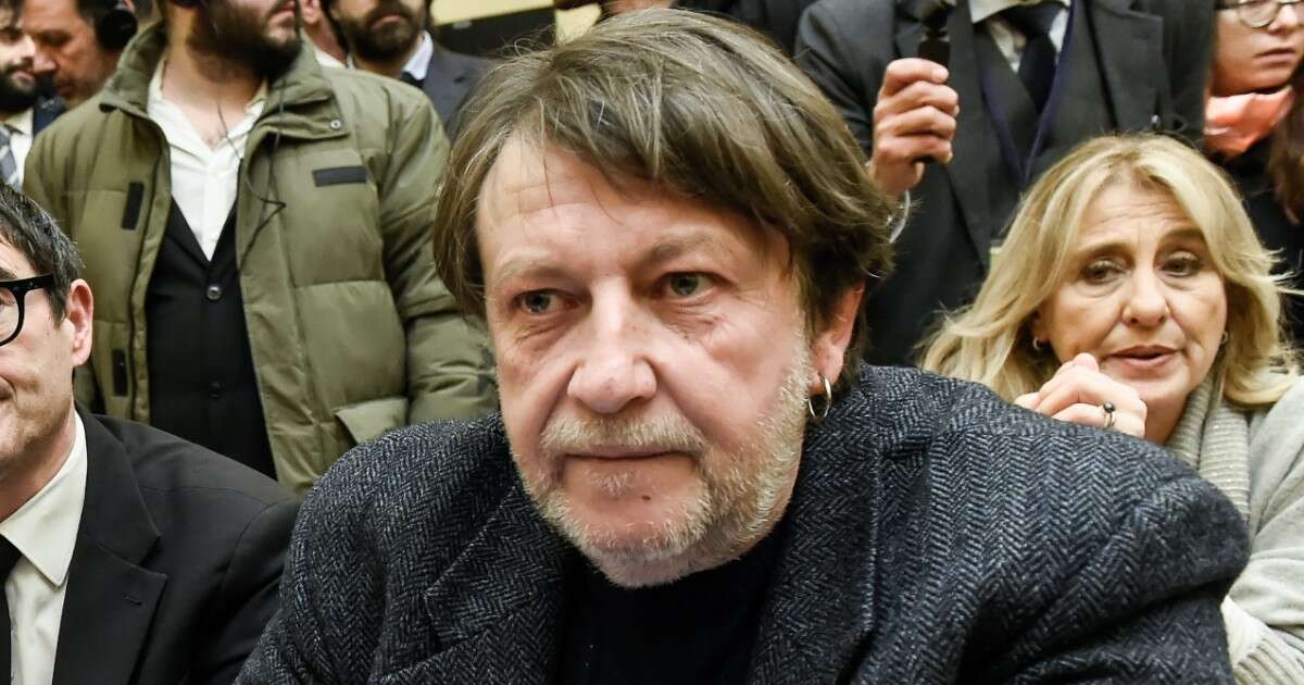 Caso Paragon, l’ong Mediterranea rende noto il report del team di esperti: “Spionaggio di Luca Casarini iniziato nel febbraio del 2024”