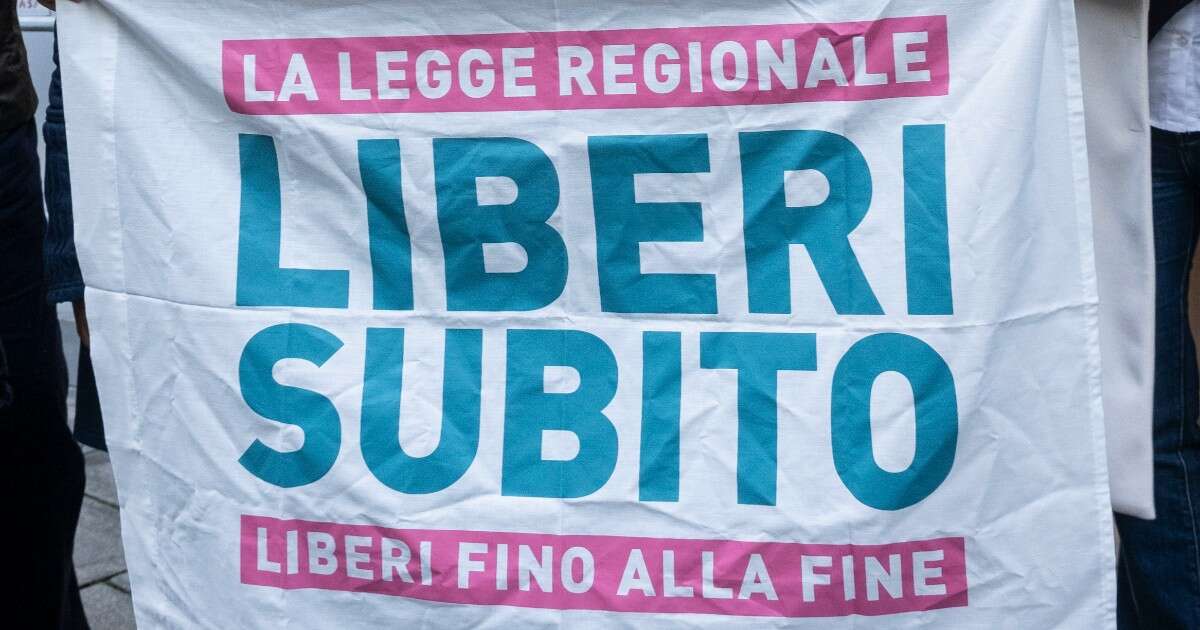 In Toscana il centrodestra blocca la legge regionale sul suicidio assistito: “Collegio di garanzia verifichi se è conforme allo Statuto”