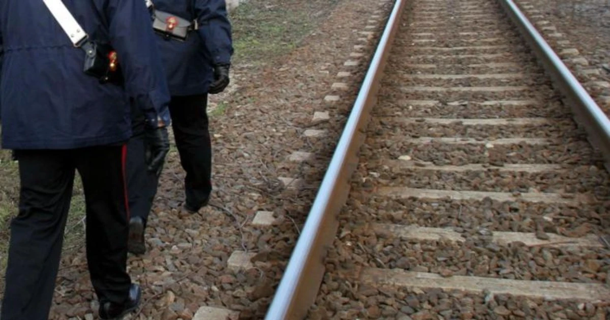 Un 17enne muore investito da un treno mentre attraversa i binari a Felizzano. Circolazione rallentata sulla linea Torino-Genova