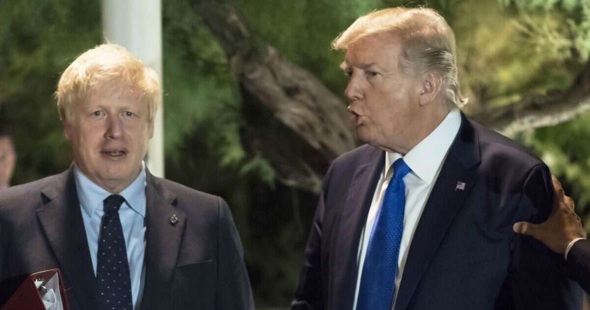 “Trump può risolvere in Ucraina”. I consigli di Johnson al Tycoon: “Armi a Kiev, ingresso in Ue e Nato e Mosca nei confini pre 2022”