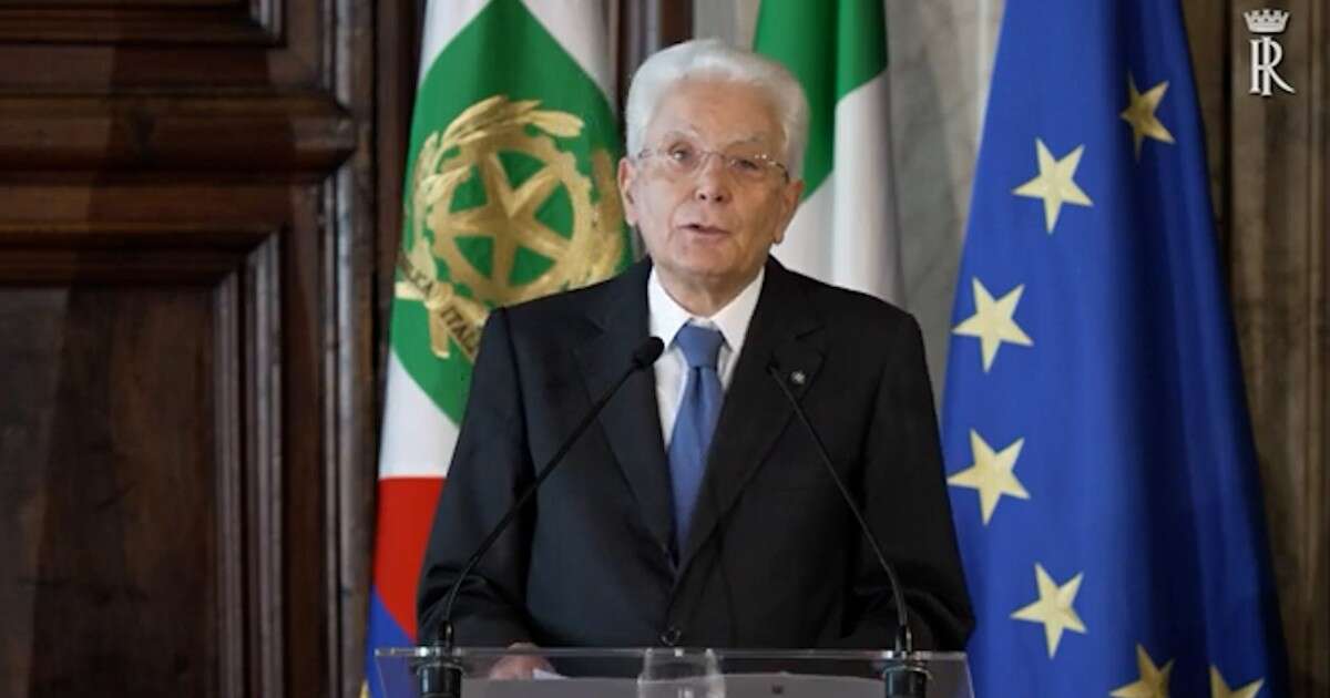 Sanità, Mattarella: “Superare i divari territoriali”. E sui giovani ricercatori all’estero: “È interesse nazionale che raggiungano risultati qui”