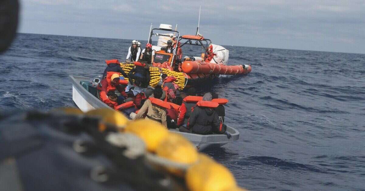 Medici senza frontiere abbandona le operazioni di salvataggio nel Mediterraneo centrale: “Colpa di leggi assurde e insensate”