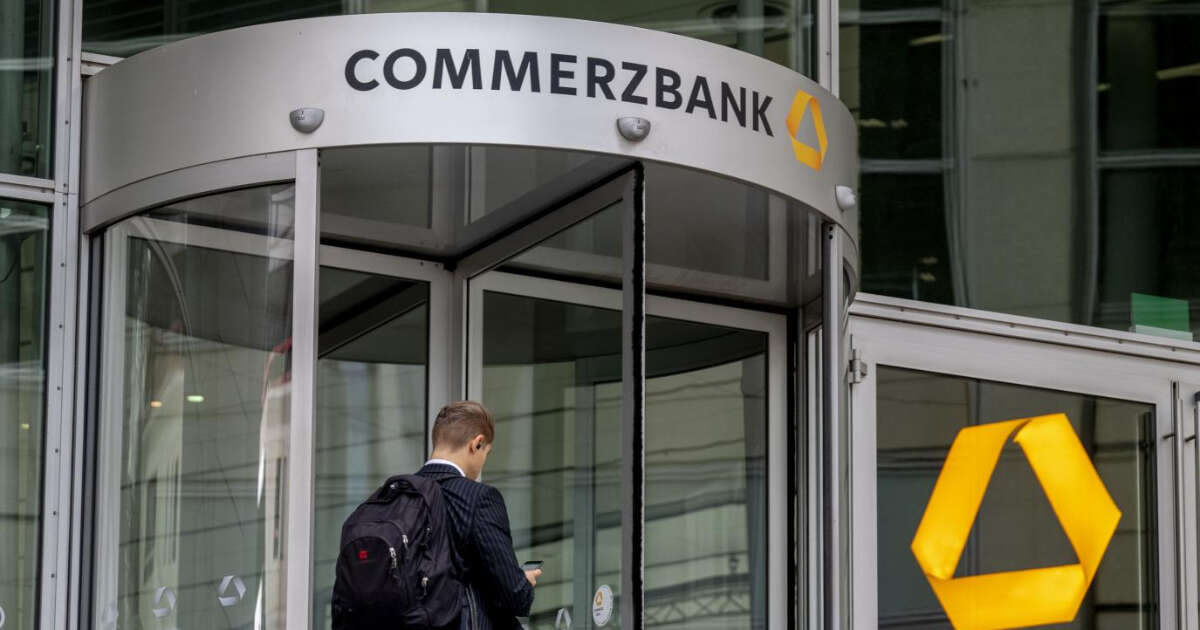 Commerzbank valuta licenziamenti per aumentare la reddittività e contrastare le mire di Unicredit