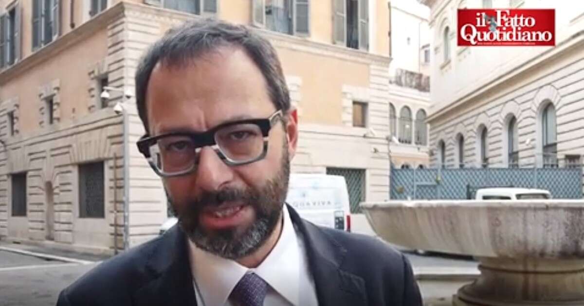 Fondi ai partiti, Patuanelli: “Iniziativa del governo non limpida, M5s contrario. Al fronte progressista diciamo ‘scegliamo insieme le battaglie'”