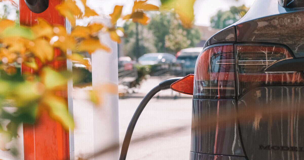 Paesi Ue spaccati sui dazi alle e-car cinesi: Italia e Francia a favore, Germania contro. Berlino: “Non innescare guerra commerciale”