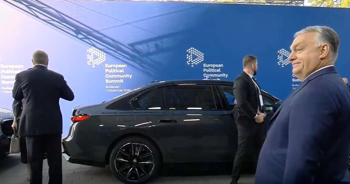 La gaffe del presidente rumeno Iohannis: scende dall’auto ma non saluta subito Orban. E il premier ungherese reagisce così – Video