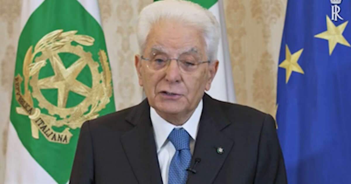 Mattarella: “Sconcertanti le critiche al progetto europeo, le scelte non sono imposte da poteri oscuri ma concordate in sede comunitaria”