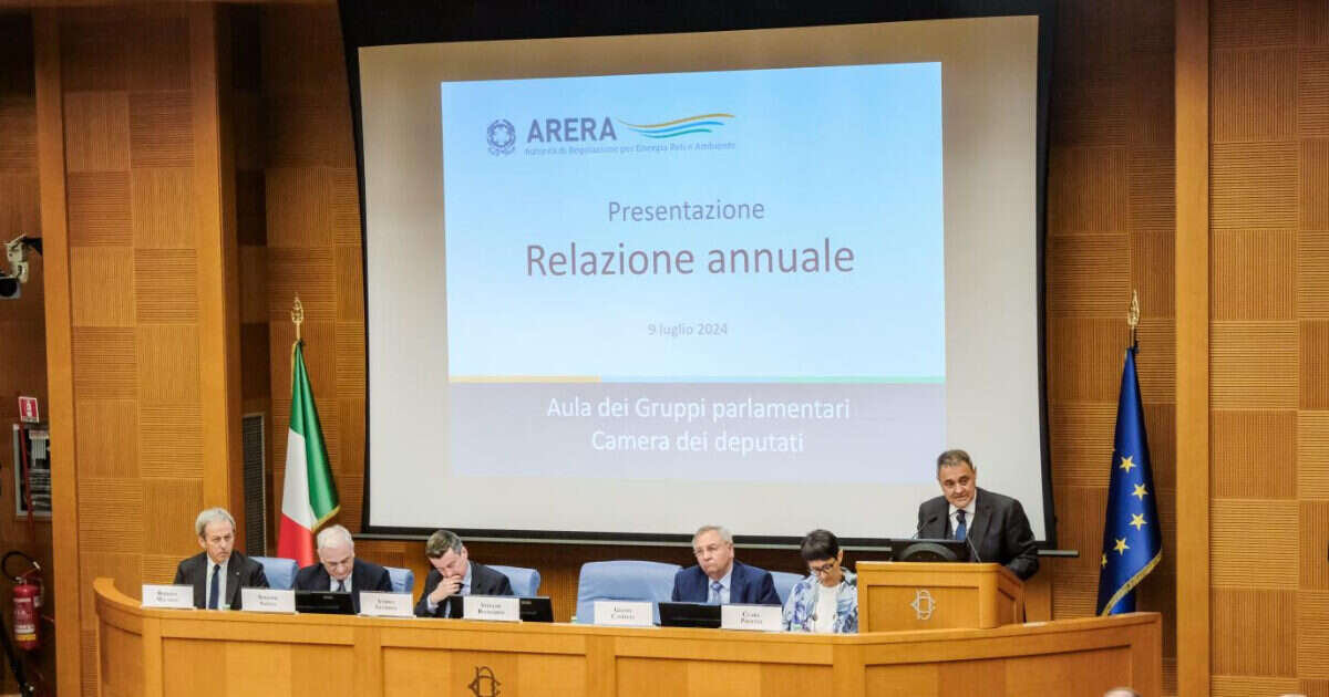 Arera: “Tariffe elettriche sul libero mercato più alte del regime tutelato. In Italia il gas più caro”. I consumatori: “Spremuti come limoni”