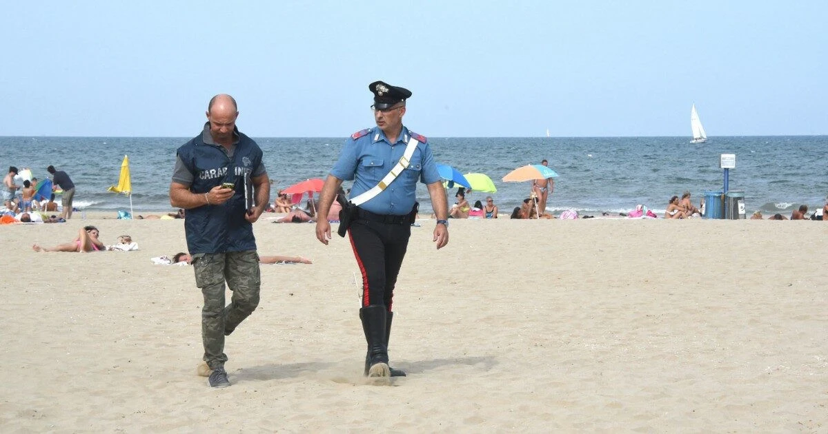 Bimba di 6 anni si perde in spiaggia e percorre 2 chilometri e mezzo prima di essere ritrovata
