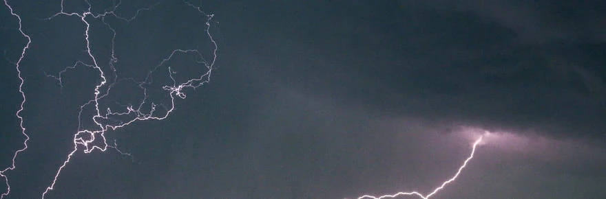 Orages et canicule : des phénomènes intenses dans 17 départements... Plus de 60 vigilances activées