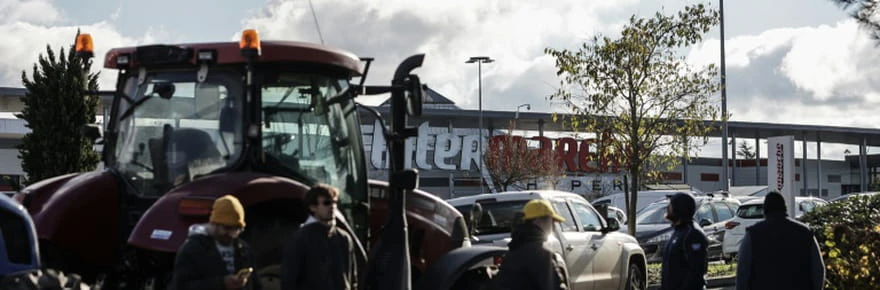 Agriculteurs: visite tendue d'Arnaud Rousseau à Agen, la bataille FNSEA-CR se durcit