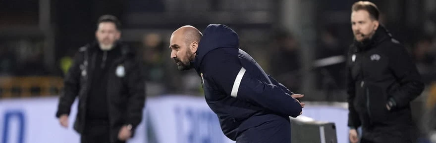 Un entraîneur est victime d'une crise cardiaque pendant un match et décède : ses joueurs sont anéantis