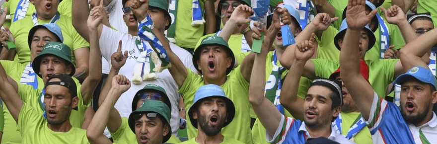 Une voiture pour chaque joueur ! Le président de ce pays célèbre comme il se doit la qualification pour le Mondial