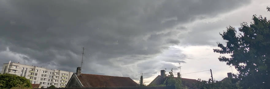Vigilance orages : 33 départements concernés, des trombes d'eau attendues
