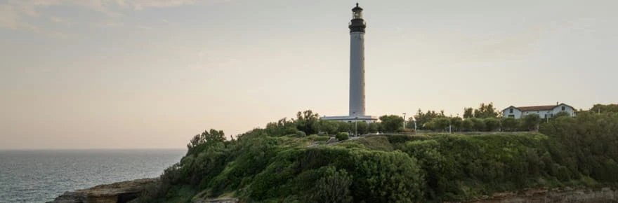 Falaise effondrée à Biarritz: reprise des recherches du second plongeur enseveli