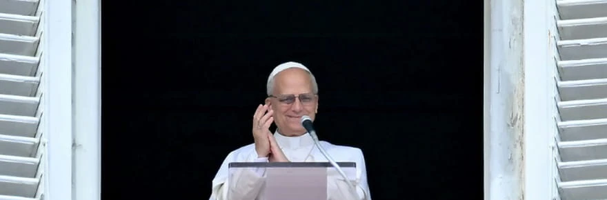 Léon XIV fête ses 70 ans, des fidèles lui souhaitent un joyeux anniversaire au Vatican