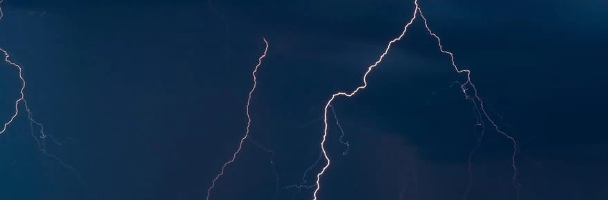 Vigilance orages : encore une trentaine de départements en alerte, des risques d'inondation signalés