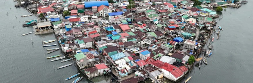 Aux Philippines, le calvaire quotidien des habitants d'une île aux prises à la montée des eaux