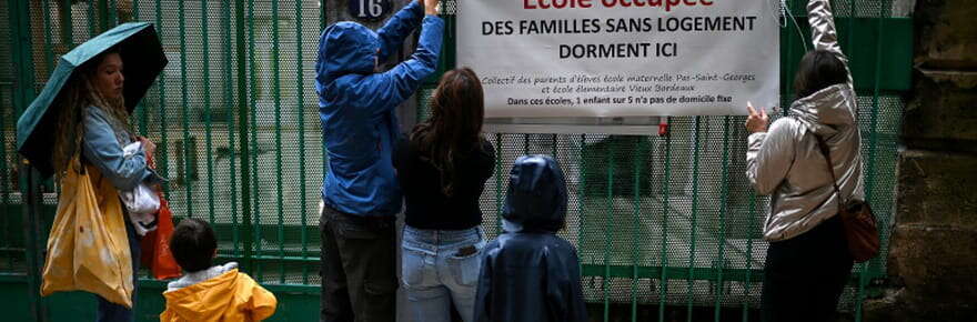 Les parents d'élèves, dernier rempart pour empêcher des enfants de dormir dans la rue