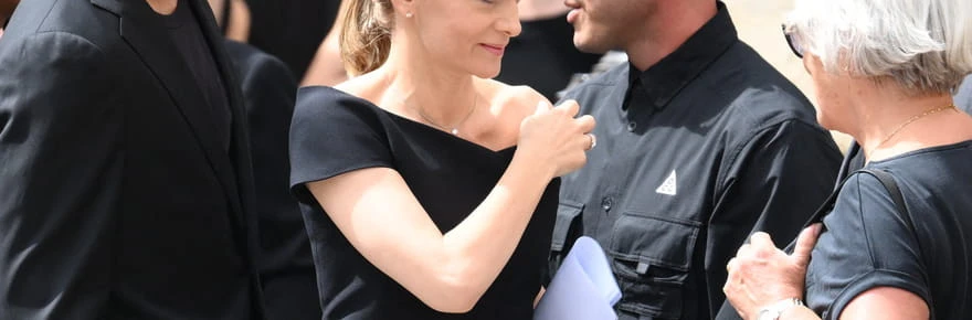 EN IMAGES - Les stars et invités se recueillent aux obsèques de Thierry Ardisson