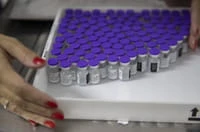 Vaccin Pfizer : une deuxième dose douze semaines plus tard ?