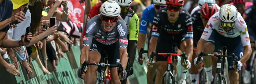 Tour de France: abandon du sprinteur belge Jasper Philipsen après une lourde chute