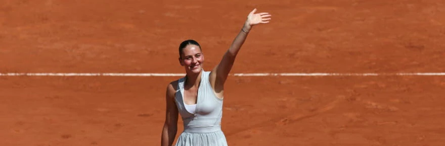Roland-Garros: très émue, l'Ukrainienne Kostyuk se promène et lance la quinzaine parisienne