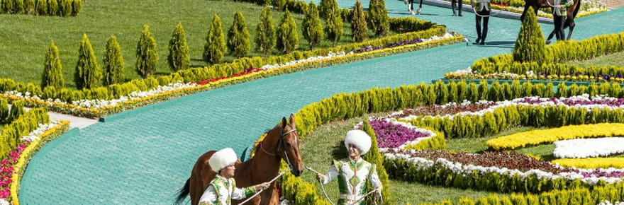 Au Turkménistan, des chevaux 