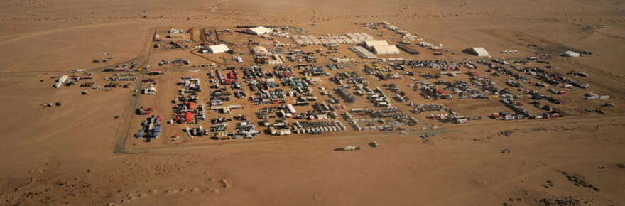 Sur le Dakar, la logistique effrénée d'une mini-ville itinérante dans le désert saoudien