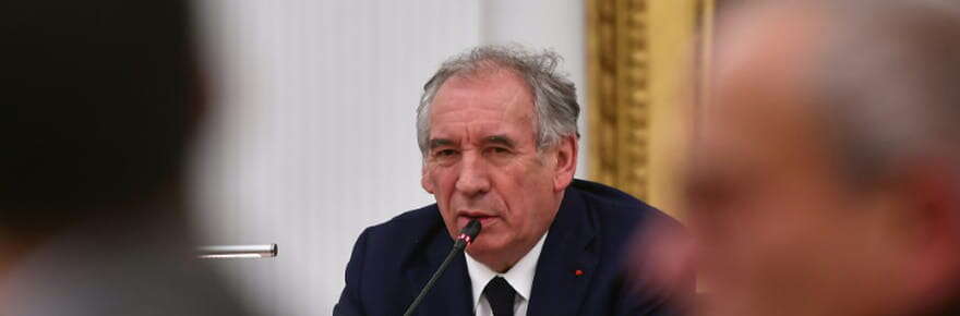 Bayrou poursuit ses consultations et passe son premier grand oral à l'Assemblée