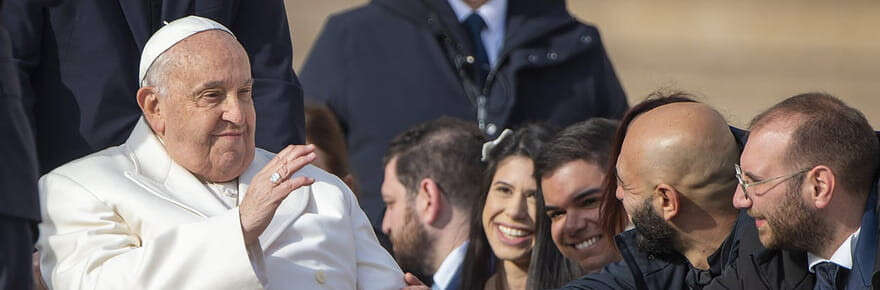 Le pape François n'a pas voulu venir à Notre-Dame, des raisons plus politique qu'on croit