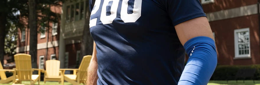 Ted Lasso en plus trash : en moins de 4 heures, cette nouvelle série comique va vous surprendre