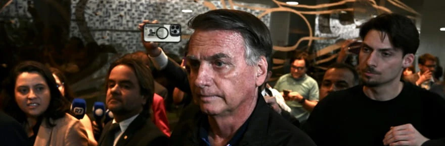Brésil: Bolsonaro menacé d'emprisonnement pour des déclarations diffusées sur les réseaux sociaux