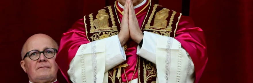 Le pape Léon XIV récite sa première prière dominicale à Saint-Pierre
