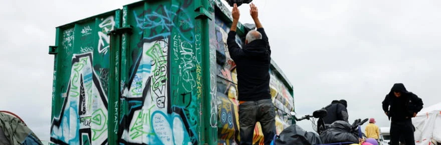 Le Teknival se vide mais la musique résonne encore près de Bourges