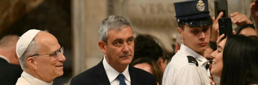 Vatican: le pape s'offre un bain de foule surprise auprès de 120.000 jeunes