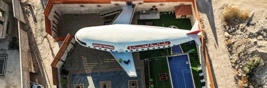 Un avion en béton, substitut au voyage pour les Palestiniens privés d'aéroport
